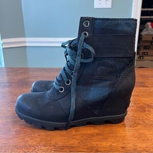 Sorel Lexie Wedge black teal plaid lace up boot hottie size 9.5